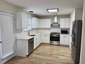 11505 Bruce Jenner Ln in Austin, TX - Building Photo - Building Photo