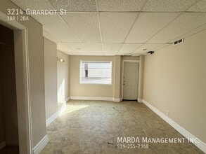 3214 Girardot St in Windsor, ON - Building Photo - Building Photo