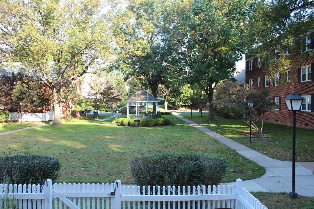 2906-2913 13th Rd S in Arlington, VA - Building Photo