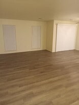 1001 White Oak Road, Unit J21 in Dover, DE - Building Photo