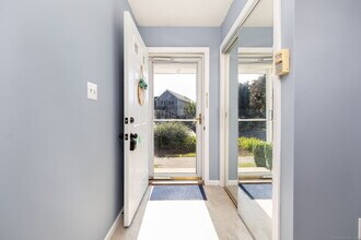 69 Sunrise Cir in Newington, CT - Building Photo - Building Photo