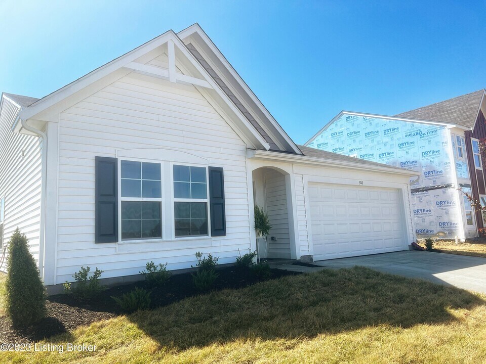 308 Knowledge Point Path in Shelbyville, KY - Building Photo