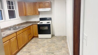 73-75 Wallingford Ave in Athol, MA - Building Photo