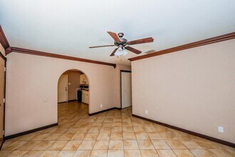 11811 Fawn Dr in Laredo, TX - Building Photo - Building Photo