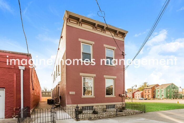 1209 Holman St in Covington, KY - Building Photo
