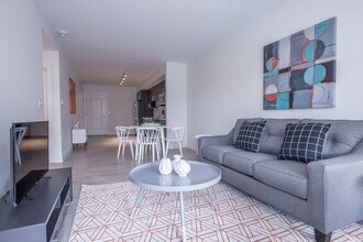 900 Beacon St in Boston, MA - Building Photo - Building Photo