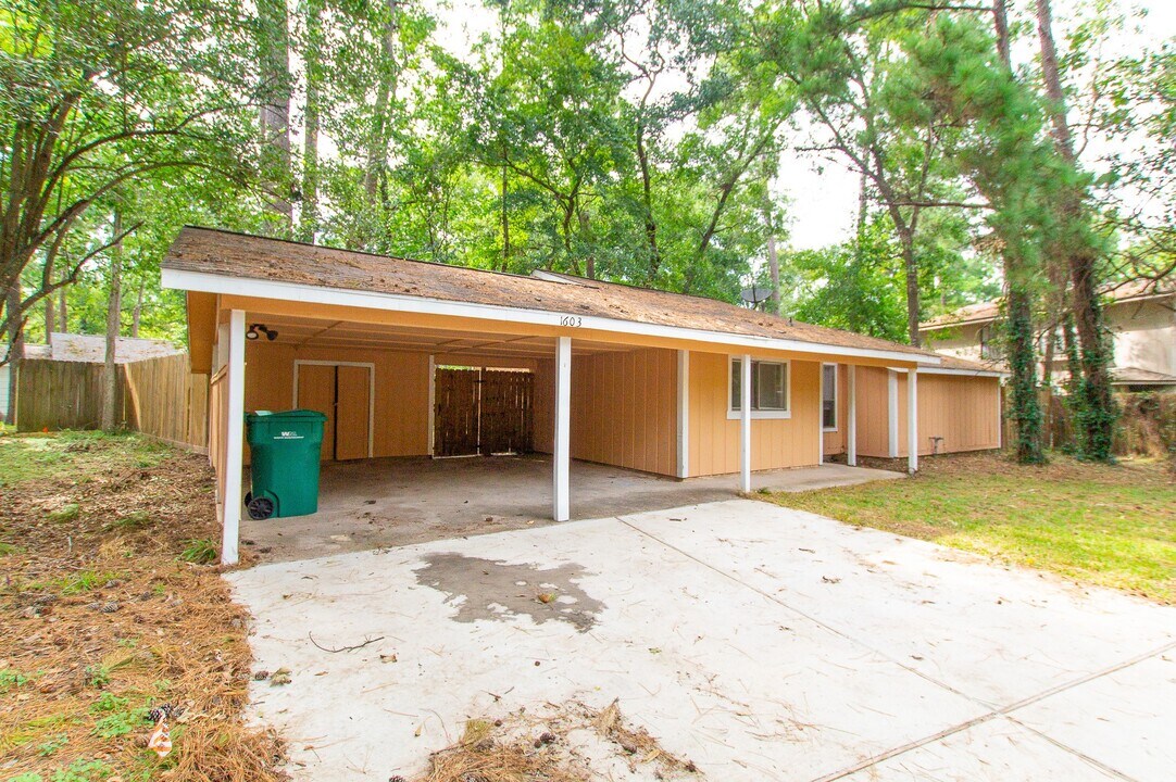 1603 N Red Cedar Cir in Spring, TX - Building Photo