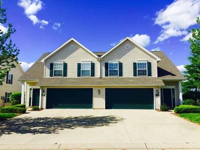 property at 232 W 44th St