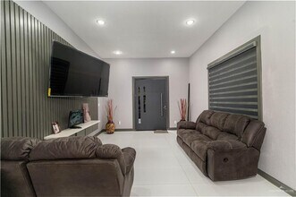 12 Cimarron Dr in Mission, TX - Building Photo - Building Photo