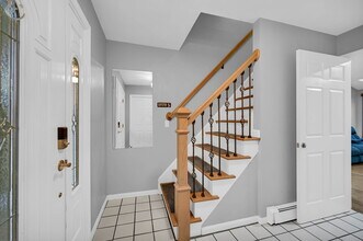 15 Sweetwood Ct in Parsippany, NJ - Foto de edificio - Building Photo