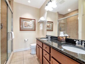 13941 Clubhouse Dr in Tampa, FL - Building Photo - Building Photo