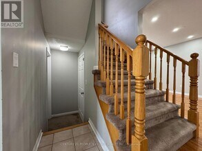 657 Thompson Rd S in Milton, ON - Building Photo - Building Photo