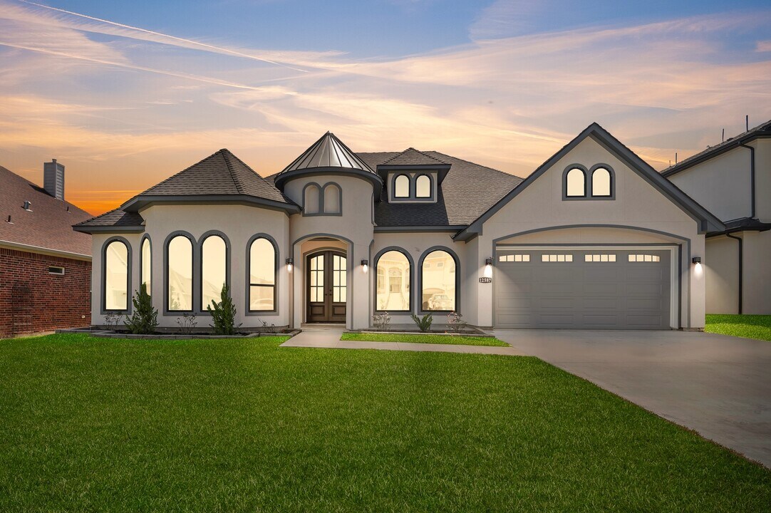12587 St Ann Ct in Willis, TX - Foto de edificio
