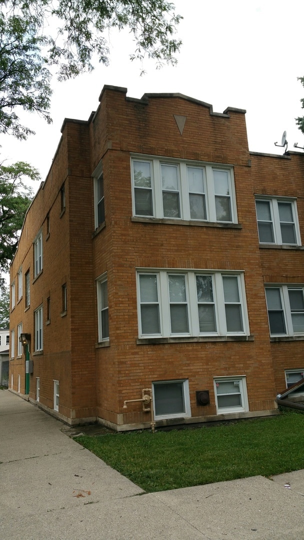 property at 4136 W Palmer St
