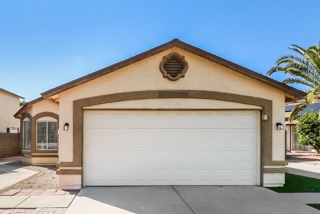 17116 N Larkspur Ln