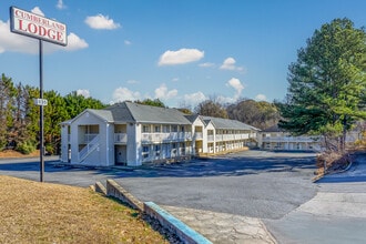Cumberland Lodge in Marietta, GA - Foto de edificio - Building Photo