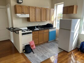 1185 Commonwealth Ave, Unit 19 in Boston, MA - Building Photo