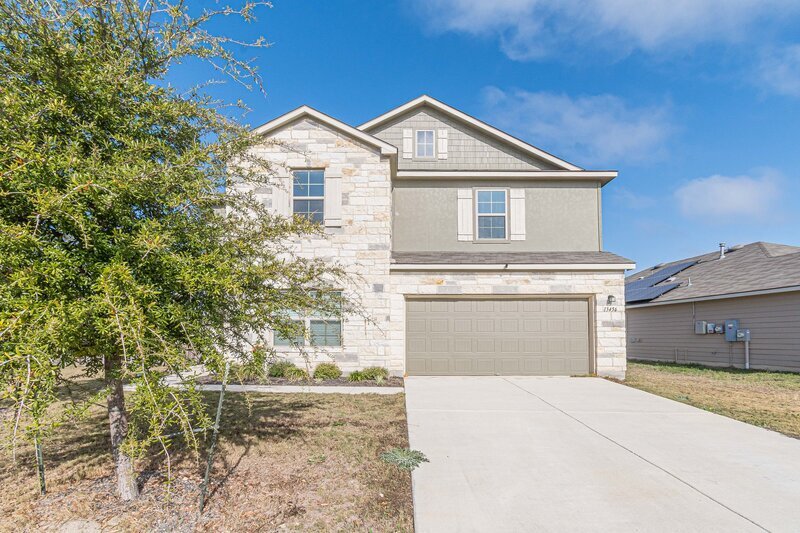 13456 Sendero Roble in San Antonio, TX - Building Photo