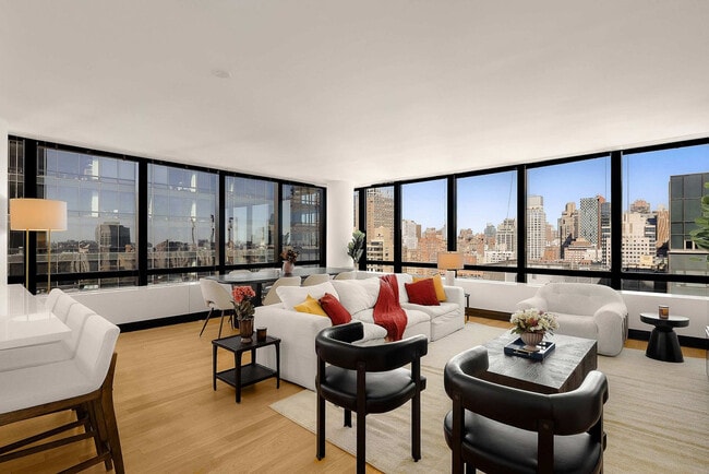 1113 York Ave in New York, NY - Building Photo - Building Photo