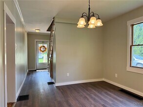 37 White St in Clinton, NY - Building Photo - Building Photo