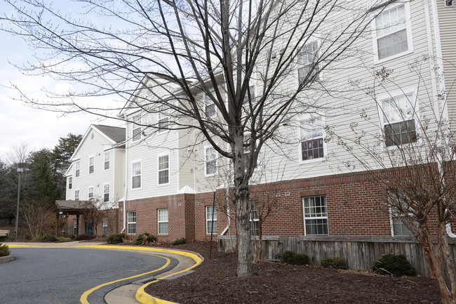 Asbury Manor Apartments in Spotsylvania, VA - Building Photo - Building Photo