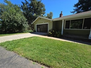 10577 Gautier Dr in Auburn, CA - Building Photo - Building Photo