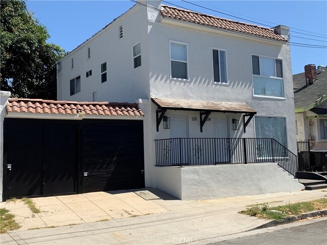 property at 1209 W 40th Pl