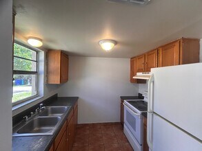3750 Desoto Ave in Ft. Myers, FL - Building Photo - Building Photo