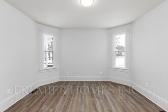 408 Hazlett Ave NW in Canton, OH - Building Photo - Building Photo