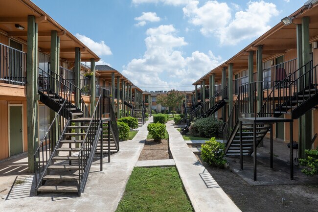 Cedar Branch Apartments