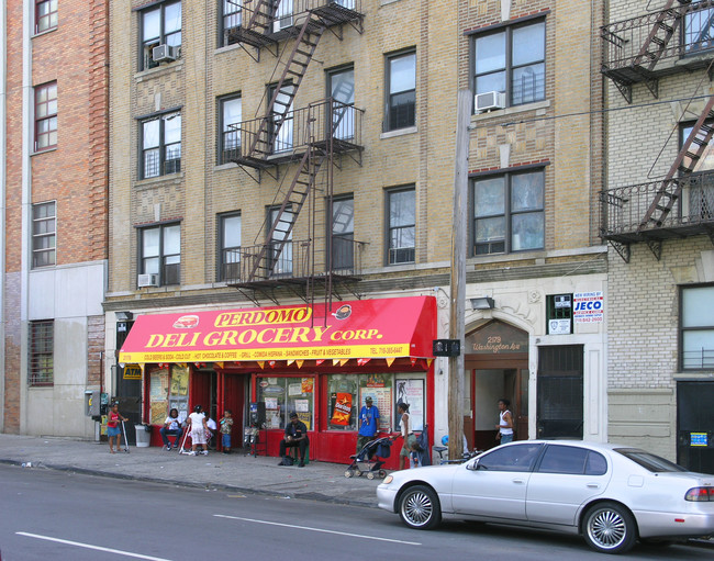 2179 Washington Ave in Bronx, NY - Foto de edificio - Building Photo