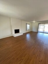 13056 C. de los Ninos in San Diego, CA - Building Photo - Building Photo