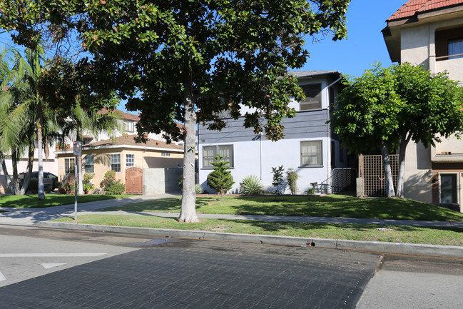 531 E Acacia Ave in Glendale, CA - Building Photo - Building Photo