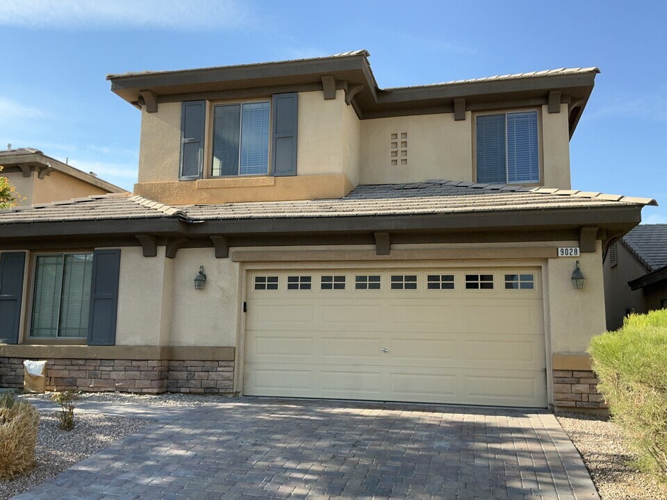9028 W Wolf Dancer Ave in Las Vegas, NV - Building Photo