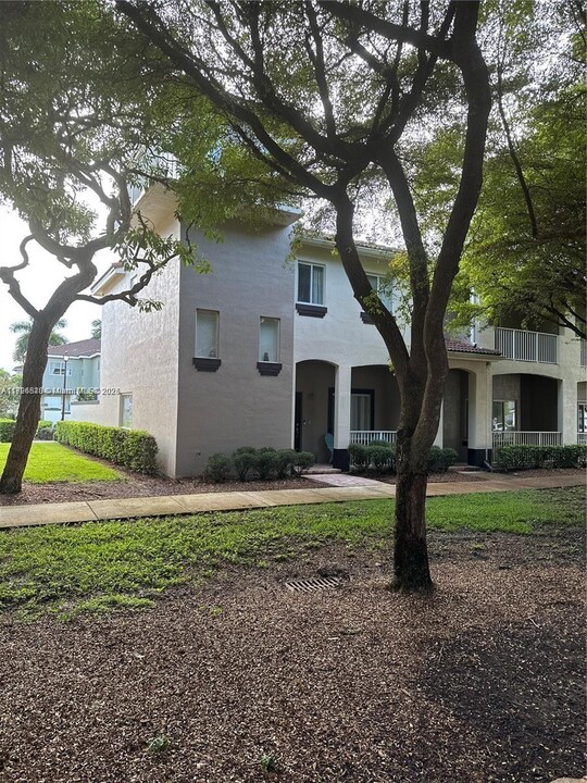 1953 SE 24th Ave in Homestead, FL - Building Photo
