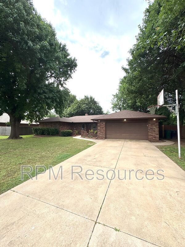 10440 NW 15th Pl in Yukon, OK - Building Photo - Building Photo