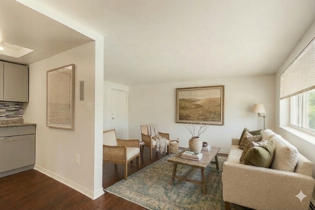 property at 809 N Dexter St