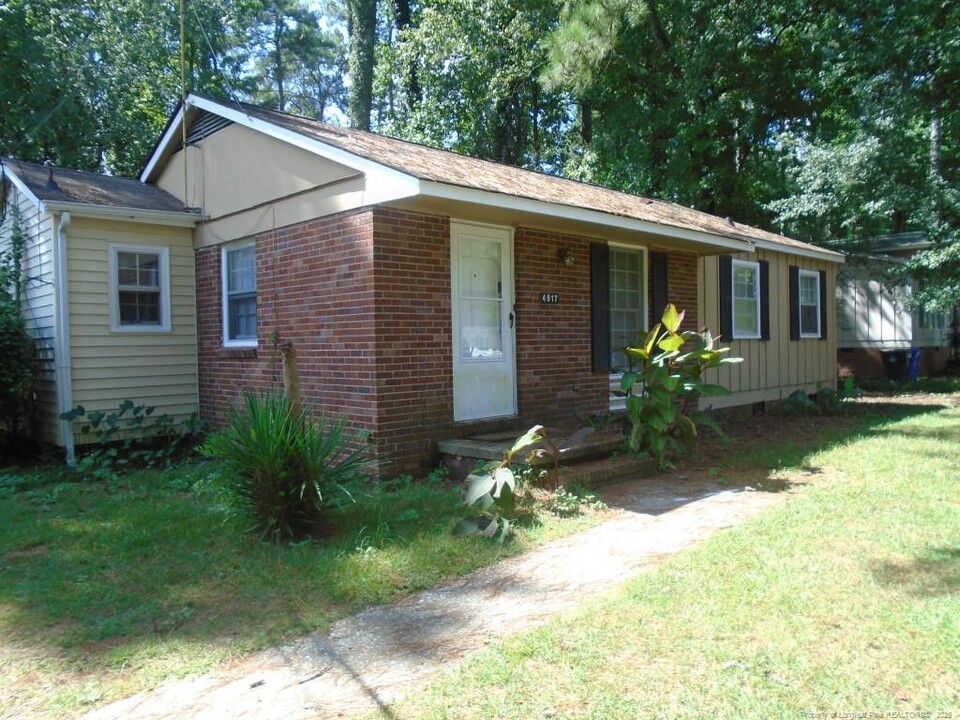 4917 Ashton Rd in Fayetteville, NC - Building Photo