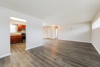 502 Leeland Heights Blvd E in Lehigh Acres, FL - Building Photo - Building Photo