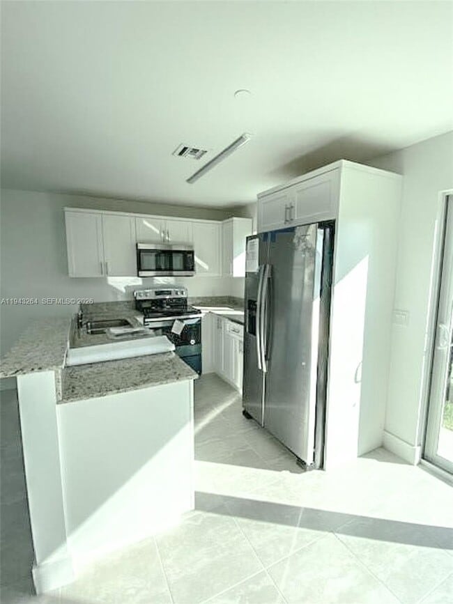 715 N 59th Ave in Hollywood, FL - Building Photo - Building Photo