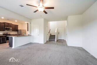 25521 Rose Creek Dr in Cleveland, TX - Building Photo - Building Photo