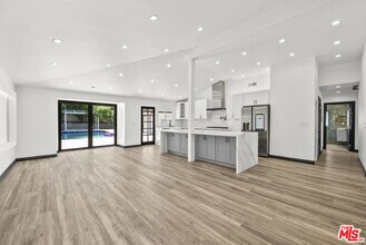 4825 San Feliciano Dr in Los Angeles, CA - Building Photo - Building Photo