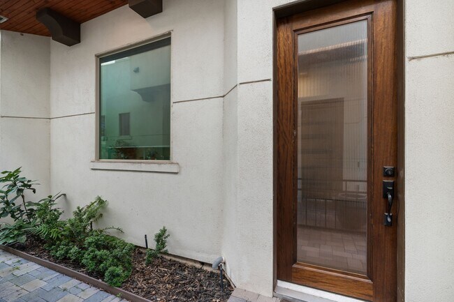 3717 Newhouse St in Houston, TX - Building Photo - Building Photo