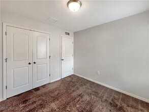 18321 Gibraltar Ln in Lehigh Acres, FL - Foto de edificio - Building Photo