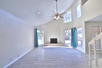 10723 Shawnbrook Dr in Houston, TX - Building Photo - Building Photo