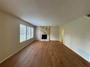 8116 Pilgrims Pl in Austin, TX - Building Photo - Building Photo