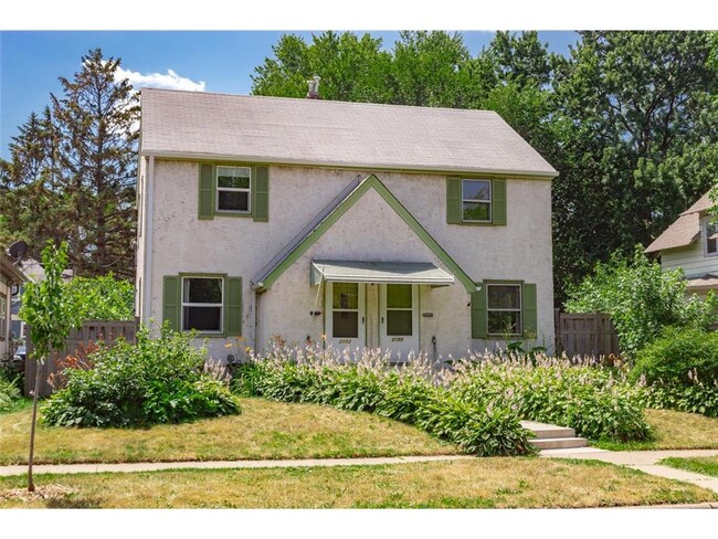 property at 2152 St Anthony Ave