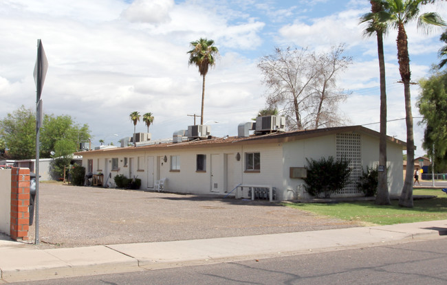 348-356 E 7th Dr in Mesa, AZ - Foto de edificio - Building Photo