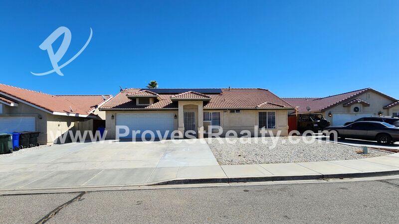 15357 San Miguel Way in Victorville, CA - Building Photo