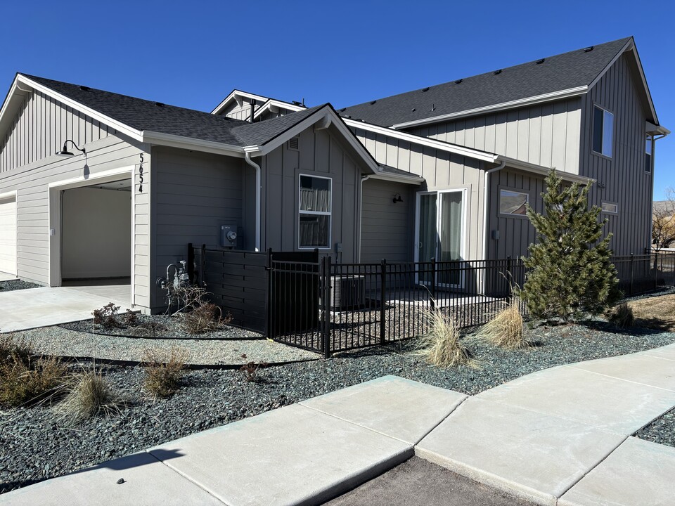 5654 W Glass Ln in Garden City, ID - Foto de edificio